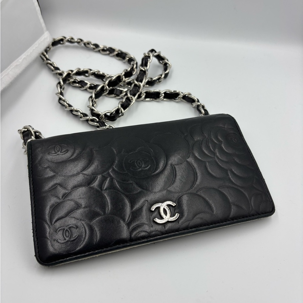 Vintage Chanel Wallet On chain